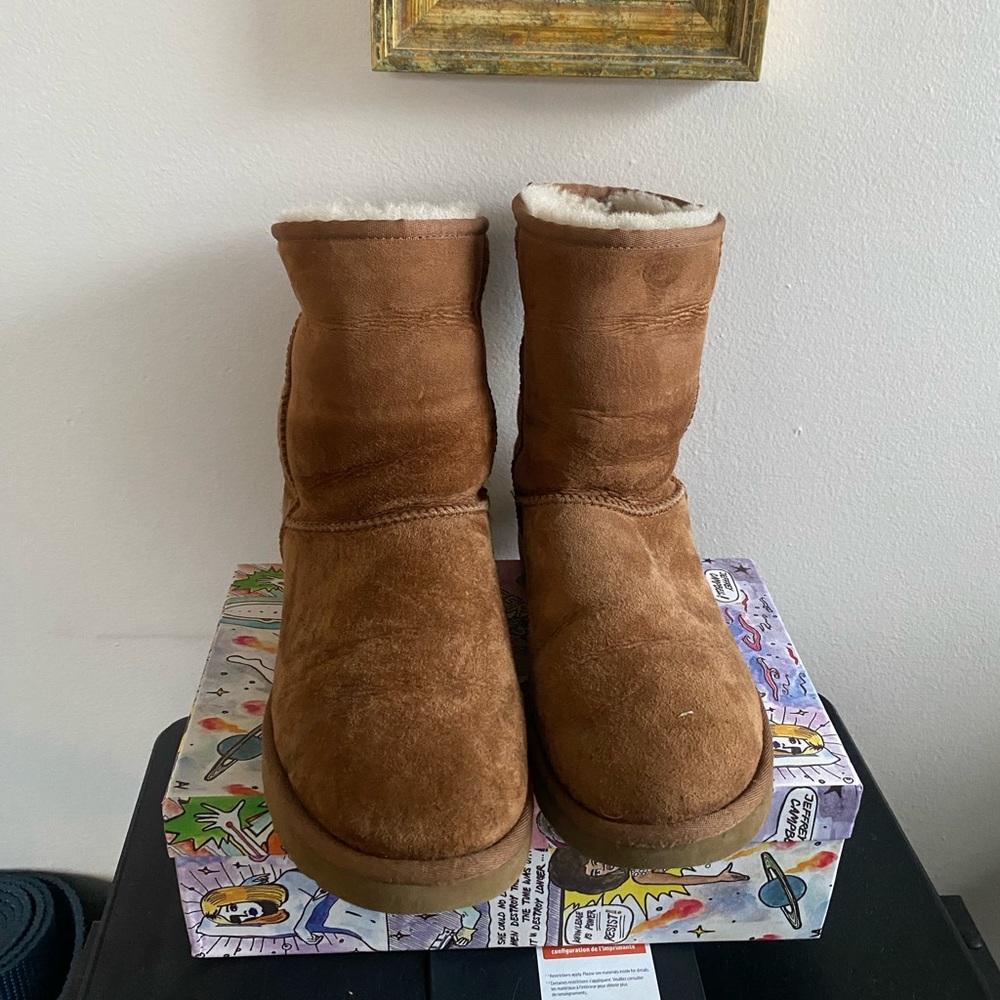 UGG Women’s Classic Short II